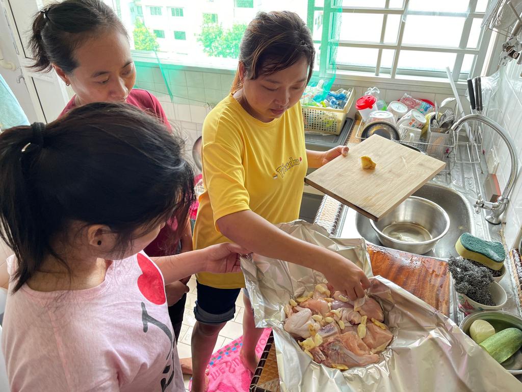 Food preparation training for Indonesian maid